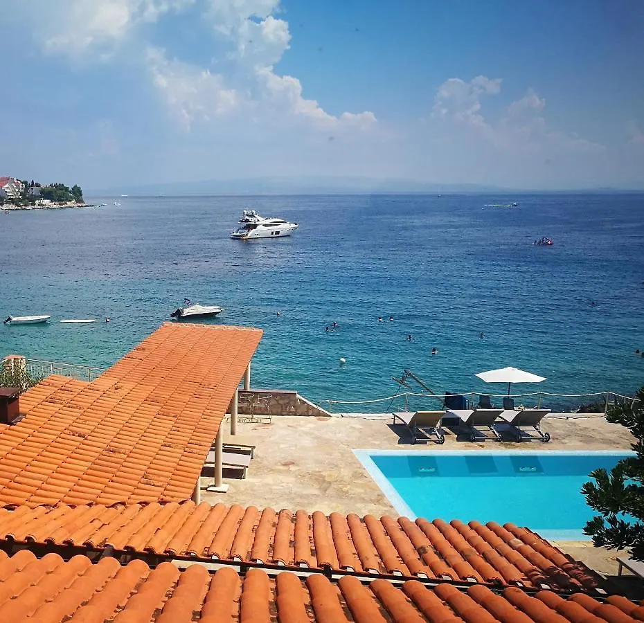 Bella Vista Beach House Apartments, Hot Pool And Jacuzzi Trogir Croatia