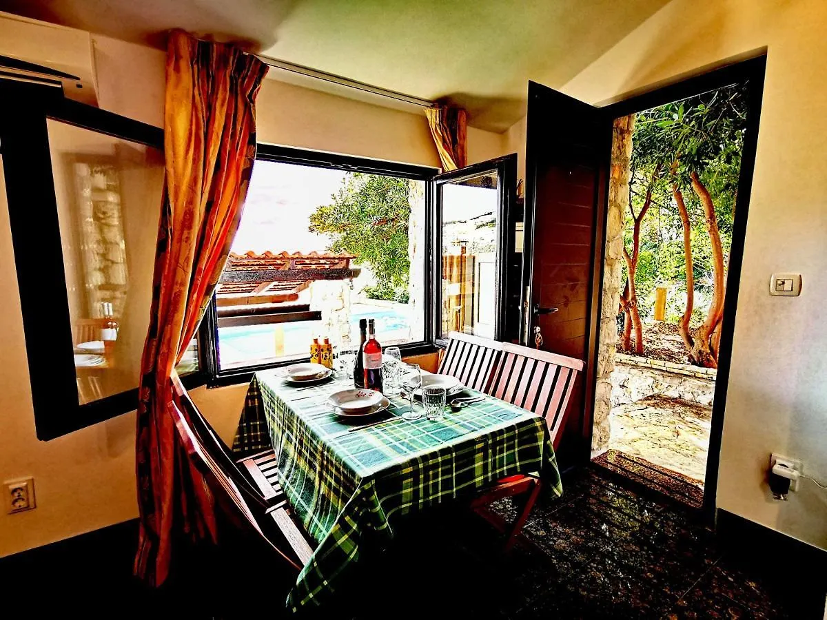 Apartment Bella Vista Beach House Apartments, Hot Pool And Jacuzzi Trogir