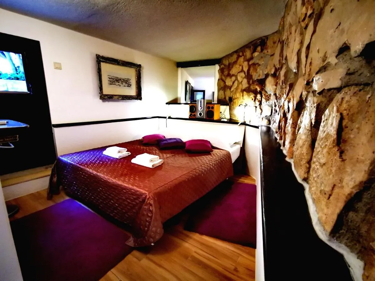 Bella Vista Beach House Apartments, Hot Pool And Jacuzzi Trogir 0*,  Croatia