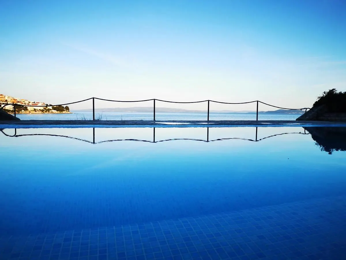 Bella Vista Beach House Apartments, Hot Pool And Jacuzzi Trogir