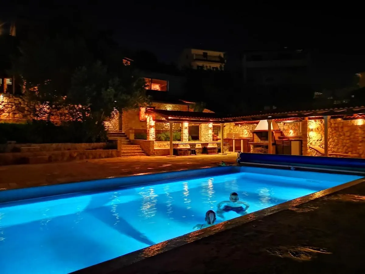 Apartment Bella Vista Beach House Apartments, Hot Pool And Jacuzzi Trogir