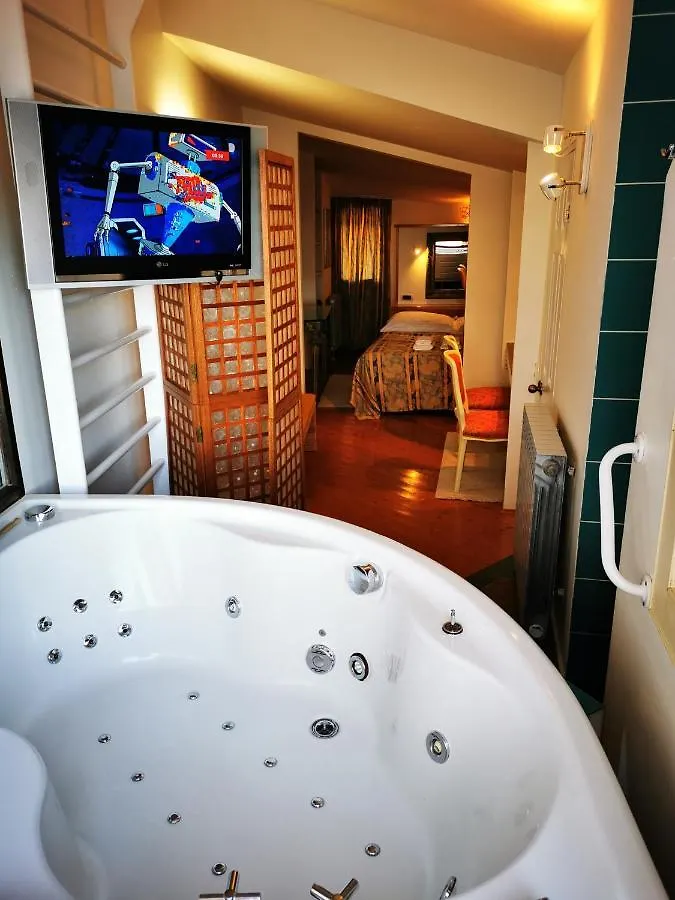 Bella Vista Beach House Apartments, Hot Pool And Jacuzzi Trogir 0*,