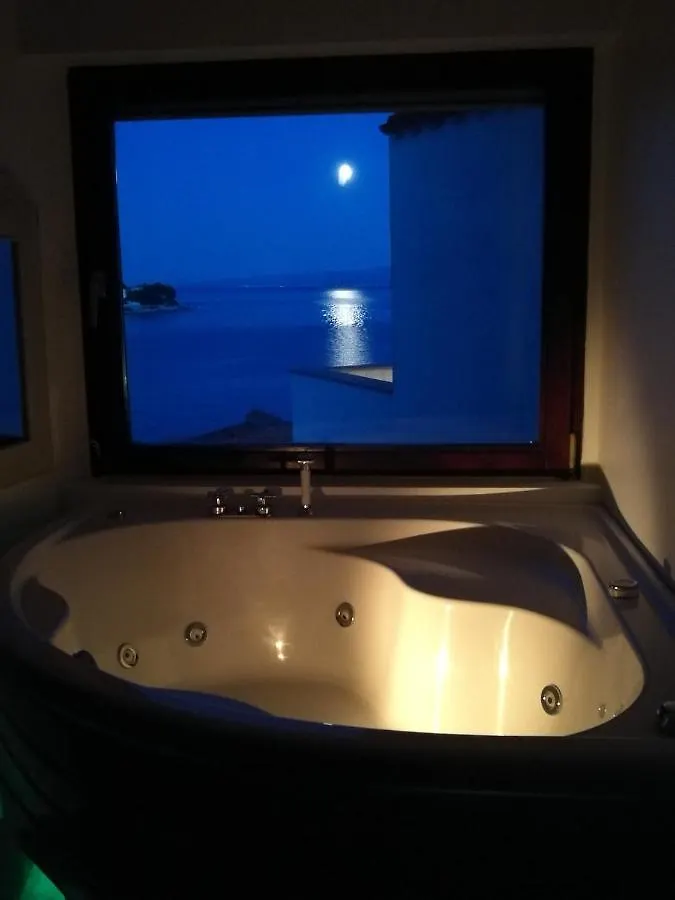 Bella Vista Beach House Apartments, Hot Pool And Jacuzzi Trogir 0*,  Croatia
