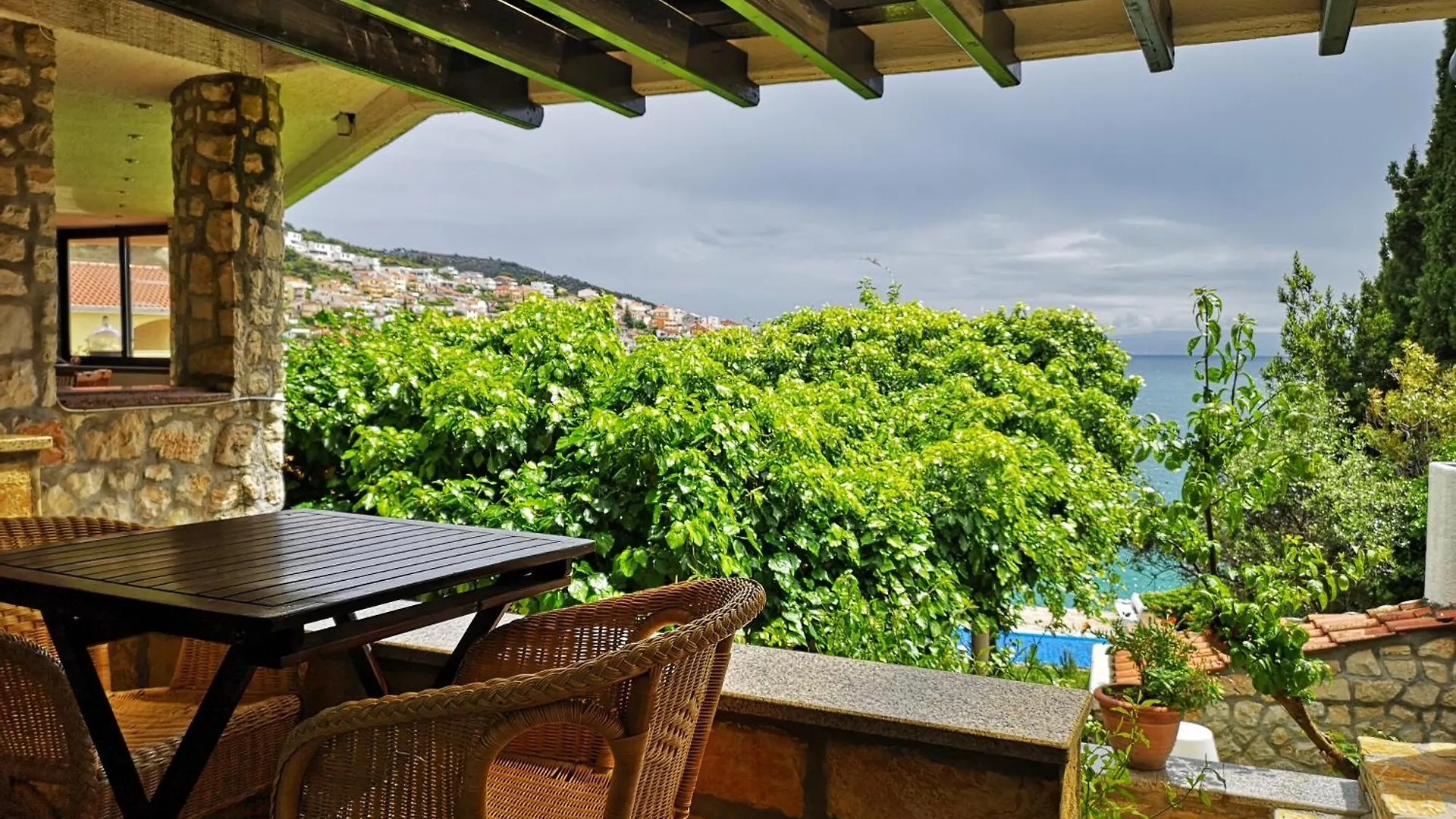 Bella Vista Beach House Apartments, Hot Pool And Jacuzzi Trogir 0*,  Croatia