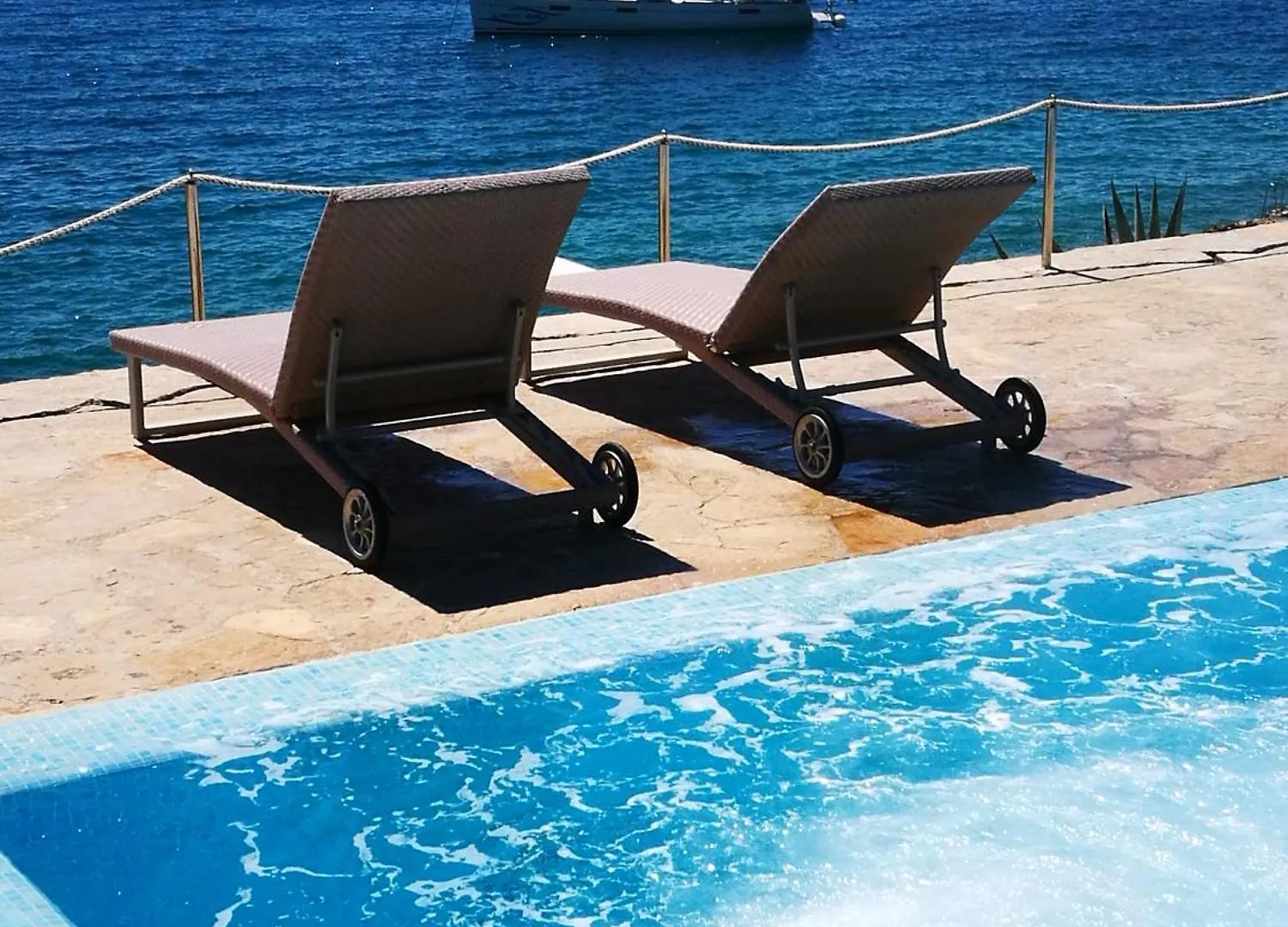 Apartment Bella Vista Beach House Apartments, Hot Pool And Jacuzzi Trogir